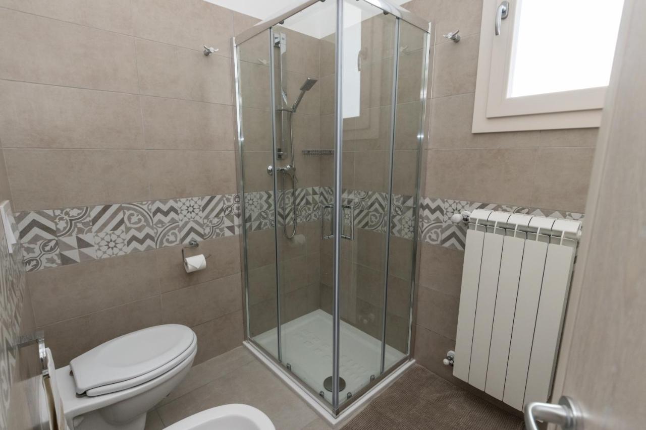 Drooms. Felline Bagian luar foto