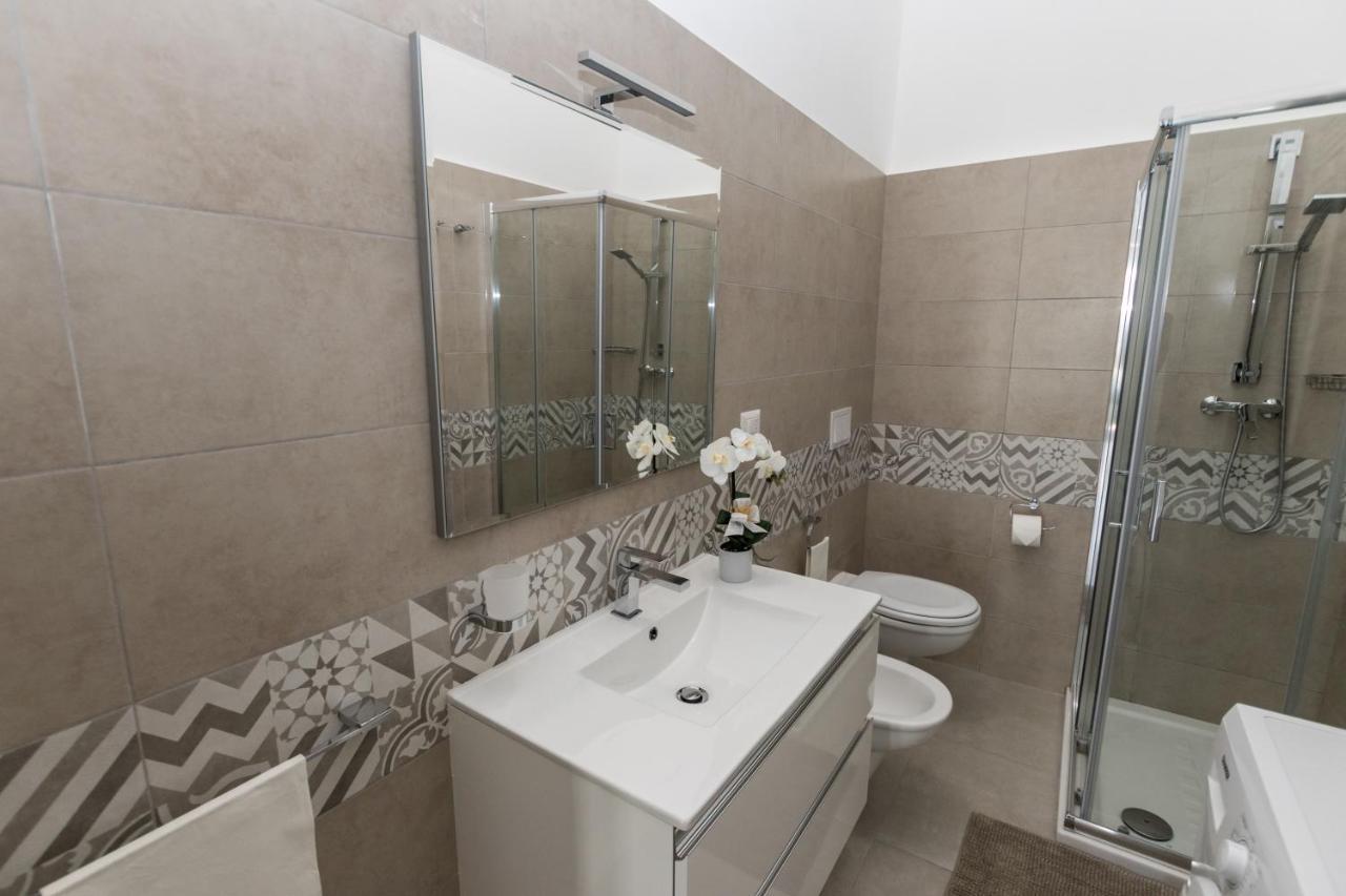 Drooms. Felline Bagian luar foto