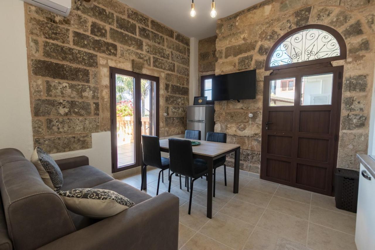 Drooms. Felline Bagian luar foto